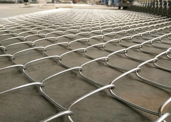 Heißer eingetauchter galvanisierter Kettenglied-Zaun Mesh 2.0-4.8mm für Sport-Feld