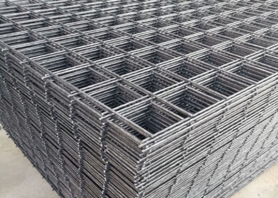 Kohlenstoffarmer Stahldraht Mesh Panels, 2-6m Länge schweißte Stahlzaun Panels