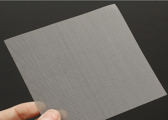 Quadratisches Loch-Edelstahl-Draht-Stoff 100X100 greifen 1m Breite gesponnene Art ineinander