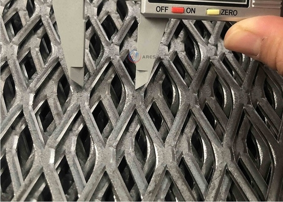 Das Stahlstreckmetall-Blatt-flachdrückte/0.5-8mm Streckmetall Diamond Mesh