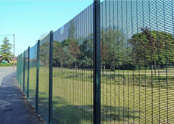 3.2mm geschweißter Antiaufstiegs-Sicherheitszaun Mesh Security Fencing/3510
